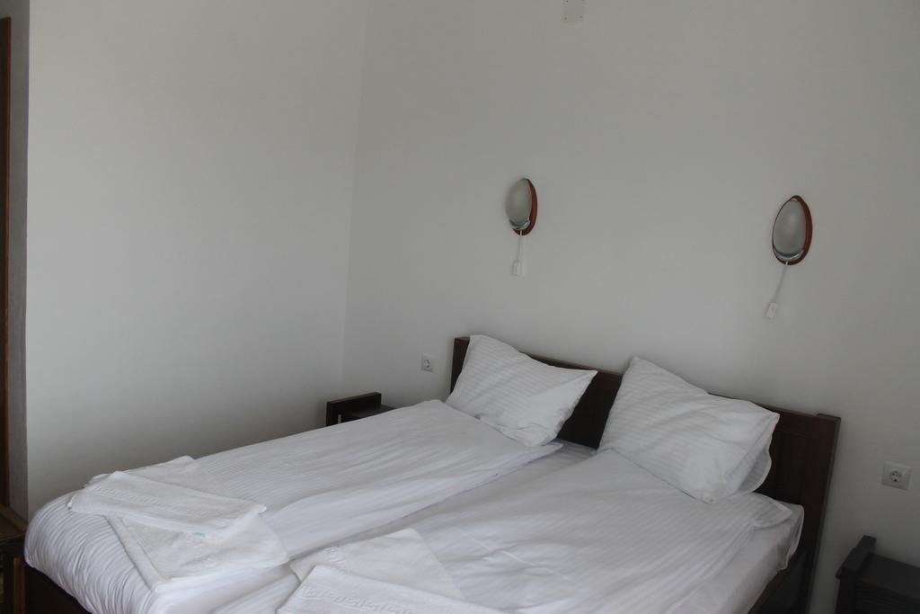 Pensiunea Muntele Alb Horezu Kamer foto